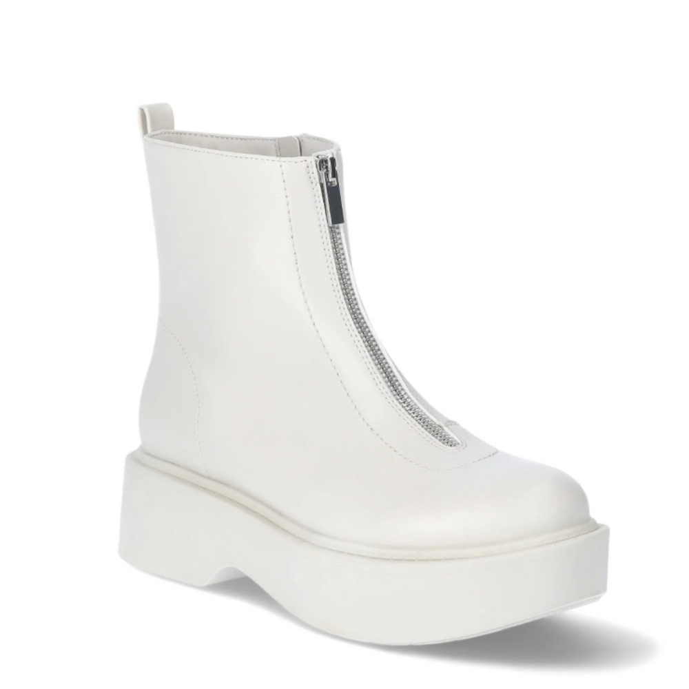Women's Lug Sole Front Zip Boots